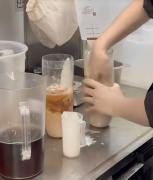 姬股价跌幅跨越六成